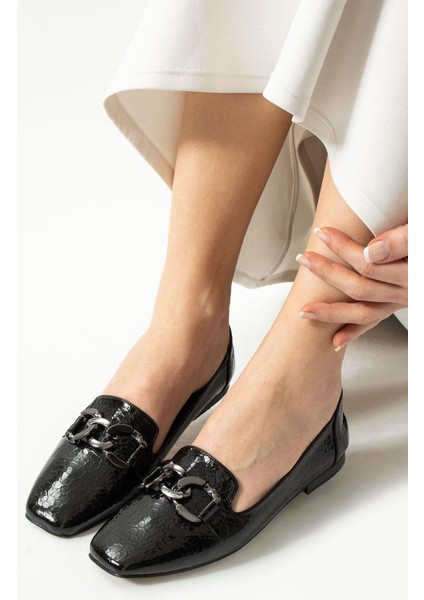 Kadın Siyah Krok Zincir Aksesuarlı Günlük Babet