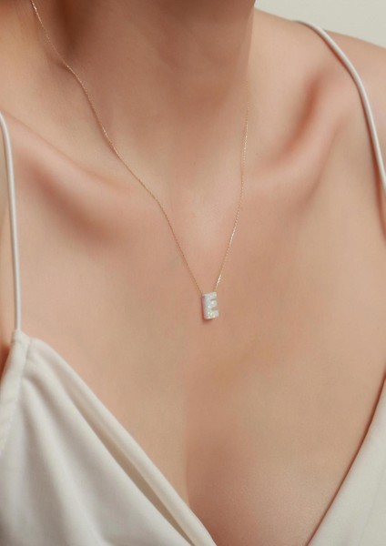 14 Ayar Altın Beyaz Opal Taşlı E Harf Zincir Kolye fırsatları