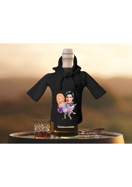 Kişiye Özel Sevgililer Karikatürlü Mini Siyah Içki Şişesi Tişörtü , Ev Bar Dekoru, Viski, Şarap, Votka, Rakı Şişesi Tişörtü, Ev Barı-28