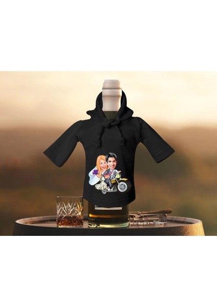 Kişiye Özel Sevgililer Karikatürlü Mini Siyah Içki Şişesi Tişörtü , Ev Bar Dekoru, Viski, Şarap, Votka, Rakı Şişesi Tişörtü, Ev Barı-8