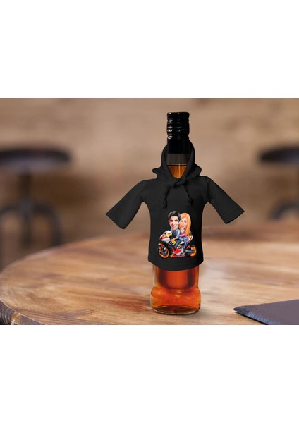 Kişiye Özel Sevgililer Karikatürlü Mini Siyah Içki Şişesi Tişörtü , Ev Bar Dekoru, Viski, Şarap, Votka, Rakı Şişesi Tişörtü, Ev Barı-43 fırsatları