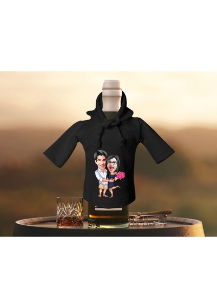 Kişiye Özel Sevgililer Karikatürlü Mini Siyah Içki Şişesi Tişörtü , Ev Bar Dekoru, Viski, Şarap, Votka, Rakı Şişesi Tişörtü, Ev Barı-41