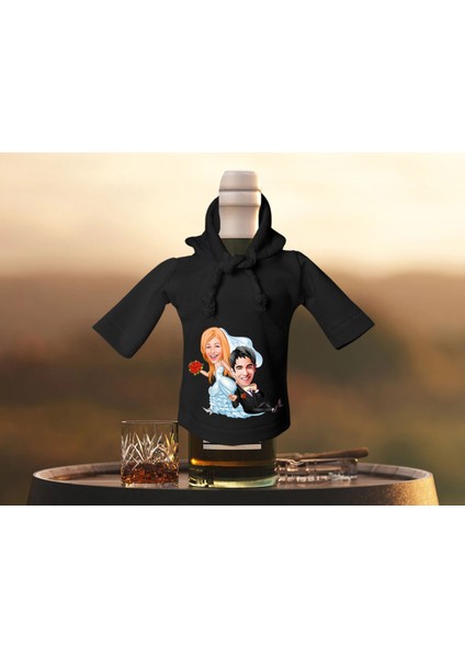 Kişiye Özel Sevgililer Karikatürlü Mini Siyah Içki Şişesi Tişörtü , Ev Bar Dekoru, Viski, Şarap, Votka, Rakı Şişesi Tişörtü, Ev Barı-2