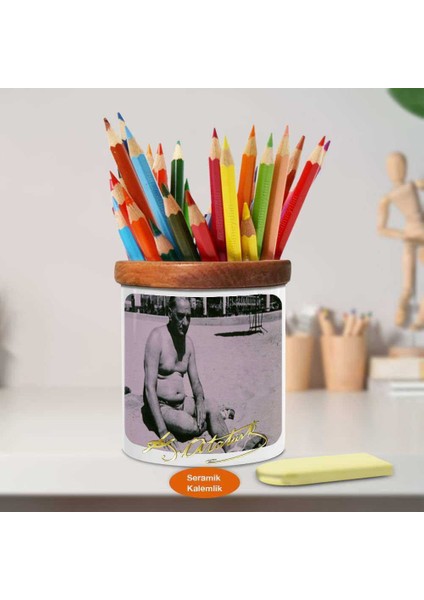 Plajda Mustafa Kemal Atatürk Ahşap Seramik KALEMLIK-670