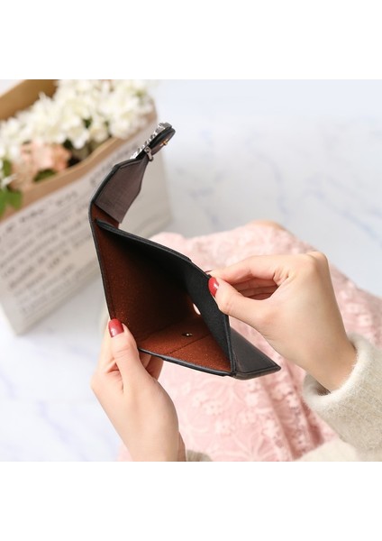 Yeni Düz Renk Küçük Cüzdan Kadın Kısa Kore Retro Katlanır Para Cüzdan Çanta Kadın Çanta Tasarımcısı Cüzdan Kadınlar Için (Yurt Dışından) fırsatları