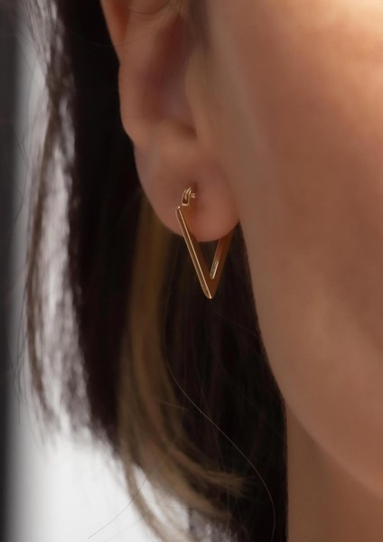 14 Ayar Altın Üçgen Küpe fırsatları