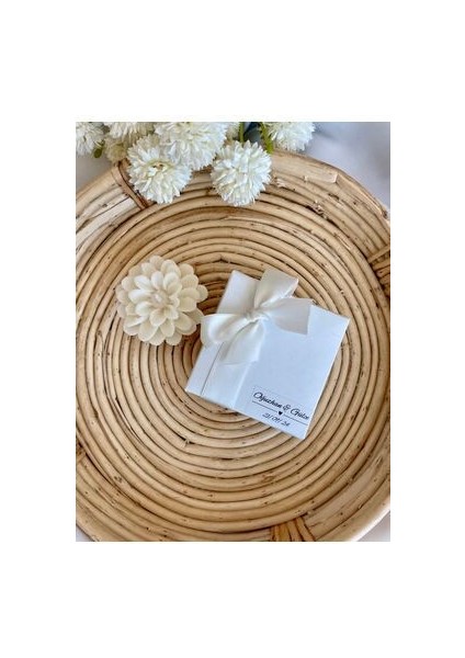 Lotus Mum Beyaz Kapaklı Kutu -20 Adet modelleri