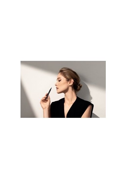 01 Eyeliner "on Fleek" Felt Tıp Brush Pen