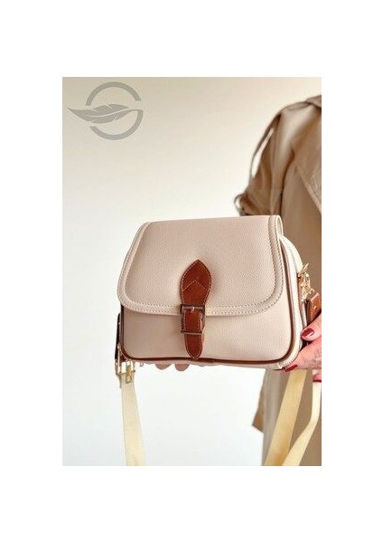 Şık ve Fonksiyonel Çok Bölmeli Kapaklı Orta Boy Kadın Postacı Çantası fiyatları