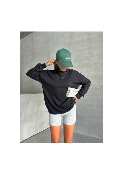 Kadın Siyah Dikiş Detaylı Oversize 3 Iplik Sweatshirt