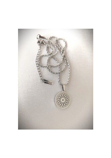 Yaşam Çiçeği Kolye indirimleri