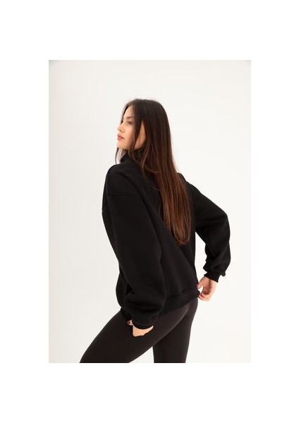 Siyah Yarım Fermuarlı Yüksek Yaka Sweatshirt