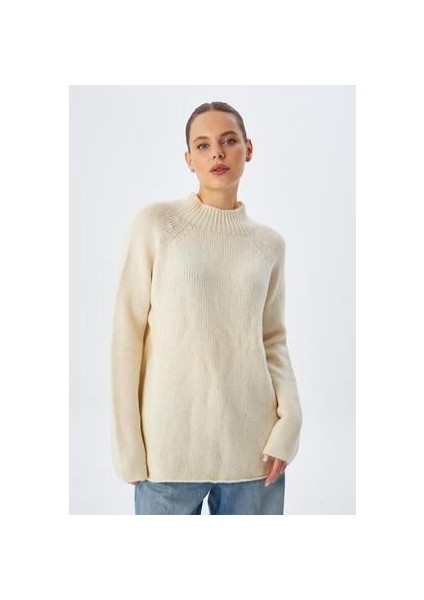 6849 Kadın Dikişsiz Dik Yaka Triko Kazak Naturel