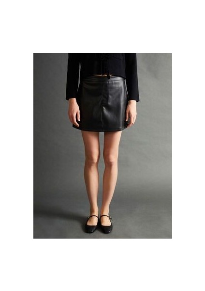 Lcwk Beli Fermuarlı Deri Görünümlü Kadın Şort Etek fiyatları