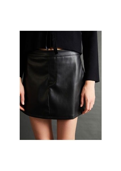 Lcwk Beli Fermuarlı Deri Görünümlü Kadın Şort Etek modelleri