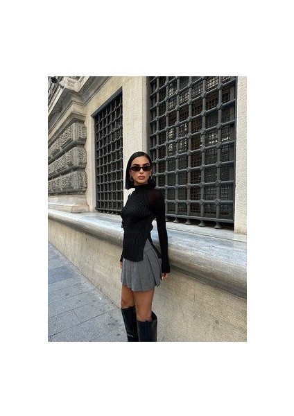 Siyah Boğazlı Kol Detaylı Kazak fırsatları