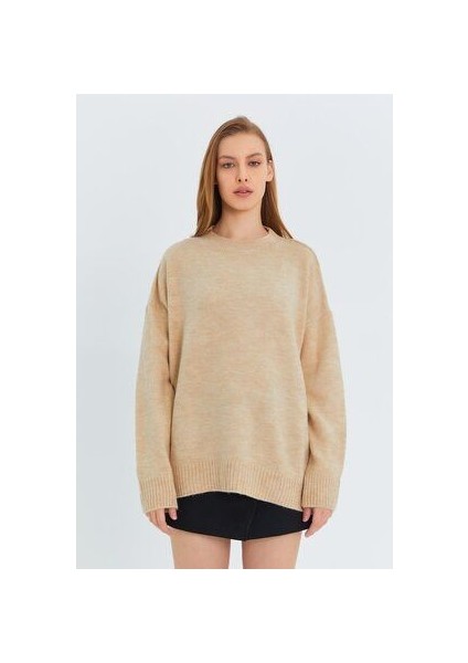 6913 Kadın Salaş Yumuşak Dokulu Oversize Triko Kazak Bej