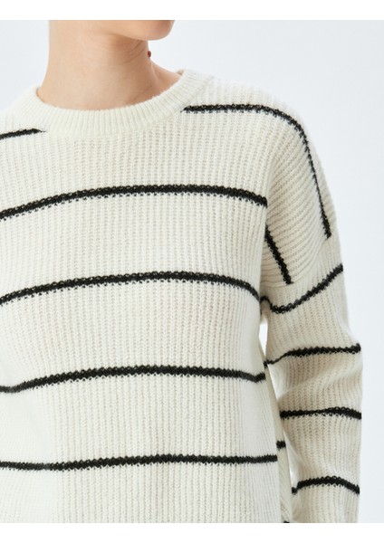 Yumuşak Dokulu Uzun Kollu Bisiklet Yaka Örme Kazak indirimleri