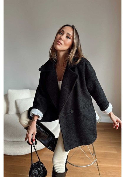 Oversize Tek Düğmeli Peluş Desenli Kısa Kaban fiyatları