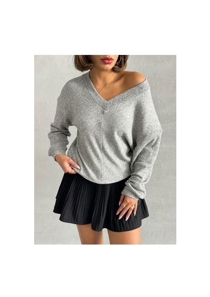 Kadın Gri V Yaka Yumoş Kumaş Kaşkorse Bluz