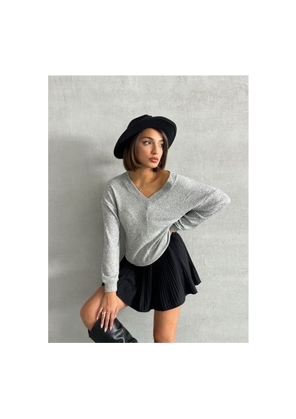 Kadın Gri V Yaka Yumoş Kumaş Kaşkorse Bluz fiyatları