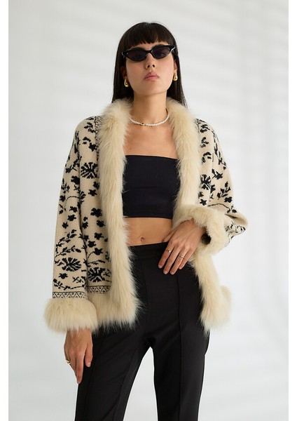 Taş Kürk Detaylı Hırka