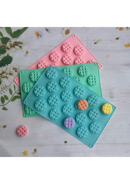 Yeşil Tarzı 18 Kaviteler Kek Kalıbı Pasta Dekorasyon Waffle Pişirme Tepsisi Muffin Silikon Kalıp Tatlı Jöle Puding Sabun Mutfak Pişirme Aracı (Yurt Dışından) fiyatları