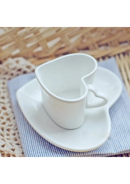 1 Adet Tarzı Aşk Seramik Çift Fincan Kahve Fincanı Fincan Tabağı Seti Kalp Şeklinde Ikindi Çayı Espresso Kahve Fincanı Fincan Tabağı Aspir Çay Bardağı Seti (Yurt Dışından)