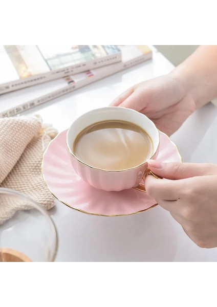 Stil1 Stil Pembe Şirin Yaratıcı Porselen Fincan ve Tabağı Seramik Sade Çay Takımları Modern Tasarım Kahve Fincanları Tazas Para Cafe (Yurt Dışından)