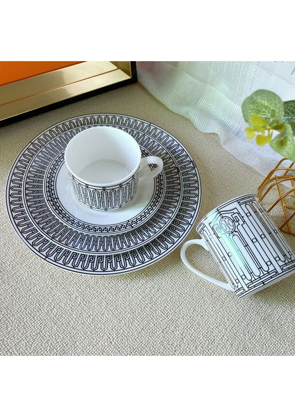 No.4 Stili Iskandinav Tarzı Kemik Çini Kahve Fincanı Tabağı Kaşık Seti 220 ml Ingiliz Cafe Porselen Çay Bardağı Gelişmiş Seramik Çay Fincanı (Yurt Dışından)