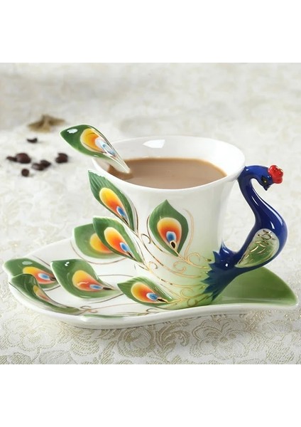 Bir Stil 180ML Eacock Kahve Kupaları Tabağı ve Kaşıkla 3D Yaratıcı Seramik Bardaklar Renkli Emaye Porselen Çay Su Şişesi Noel Hediyesi (Yurt Dışından)