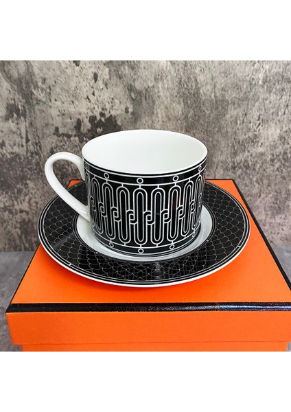 No.13 Tarzı Kemik Çini Kahve Fincanları ve Tabak Seti Zarif Altın Jant Çay Su Bardakları Güzel Çay Fincanı Seramik Mutfak Aksesuarları (Yurt Dışından)