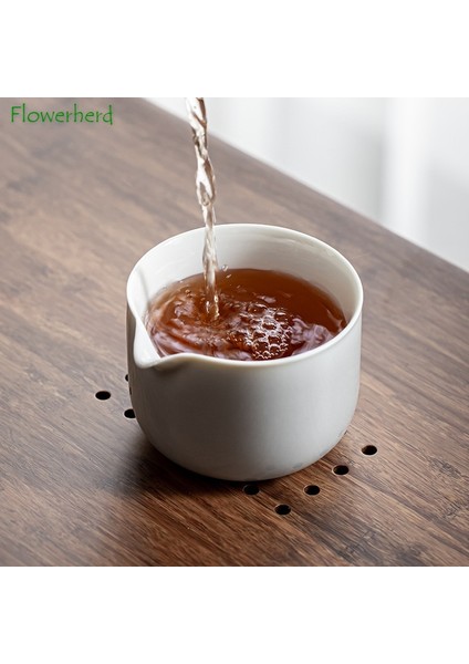 Bir Stil Adalet Kupası Seladonlar Buz Gri Sır Seramik Kung Fu Çay Seti Dağıtma Çay Makinesi Bile Fincan Ev Çay Aksesuarları Çay Deniz (Yurt Dışından) fiyatları