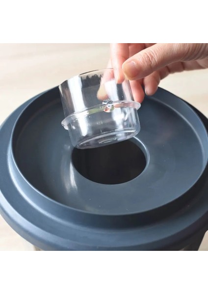 Açık Gri Tarzı 100ML Ölçme Fincan Kapağı Dozaj Sızdırmazlık Kapağı Thermomix Için Uygun Tm5 Tm6 TM31 Yedek Parça Blender Parçaları Kapak Değişimi Yeni (Yurt Dışından) fiyatları