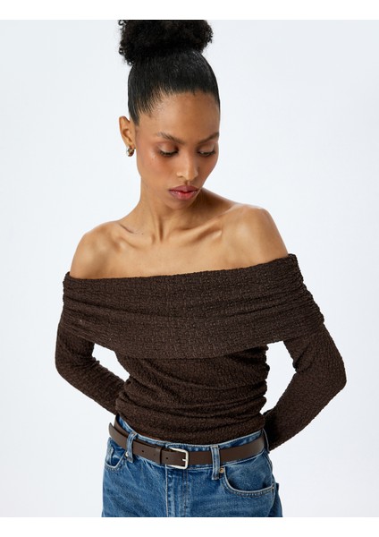 Dantel Detaylı Uzun Kollu Omzu Açık Slim Fit Tişört