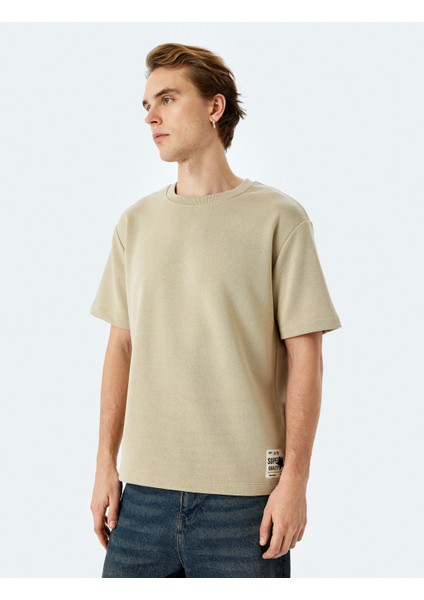 Etiket Detaylı Pamuk Karışımlı Kısa Kollu Bisiklet Yaka Tişört modelleri