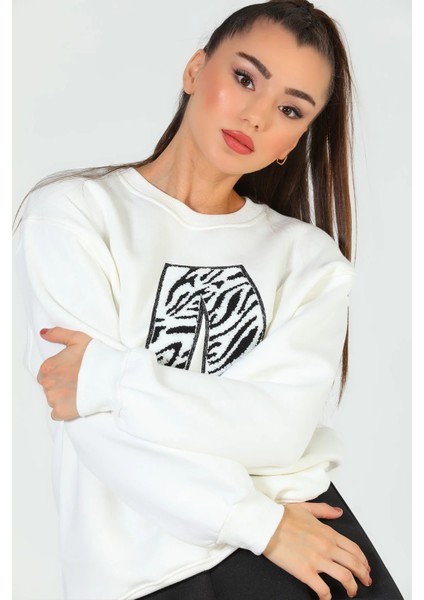 Kadın Nakışlı Şardonlu Üç Iplik Sweatshirt