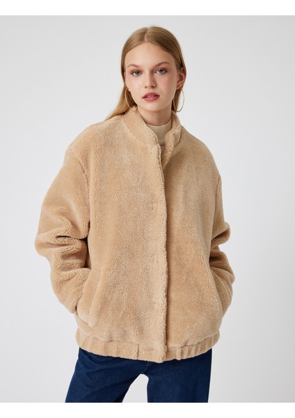 Oversize Peluş Ceket Cep Detaylı Çıtçıt Düğmeli Bomber Yaka modelleri