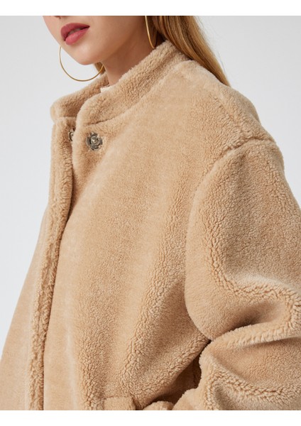 Oversize Peluş Ceket Cep Detaylı Çıtçıt Düğmeli Bomber Yaka indirimleri