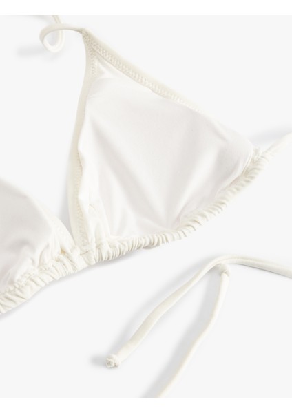Astarlı Pedli Ipli Üçgen Bikini Üstü modelleri