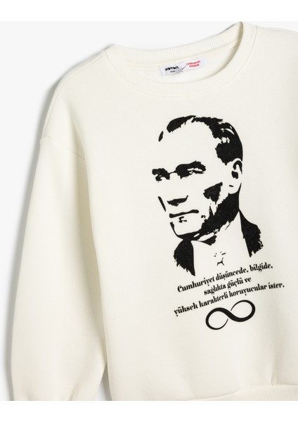 Atatürk Baskılı Sweatshirt Uzun Kollu Bisiklet Yaka Şardonlu modelleri