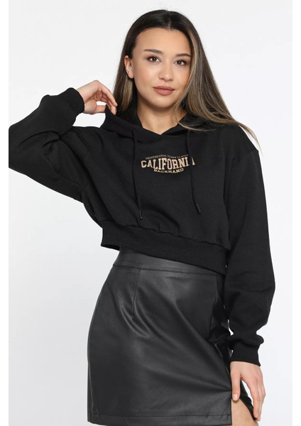 Kadın Ön Baskılı Kapüşonlu Şardonlu Crop Sweatshirt