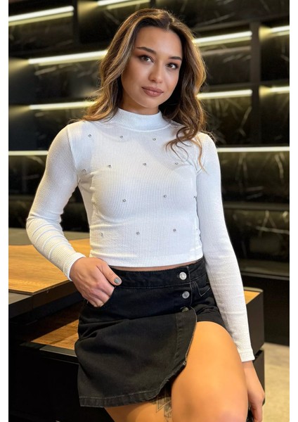 Yarım Balıkçı Yaka Taşlı Crop Top Bluz (S-M Beden Uyumludur)