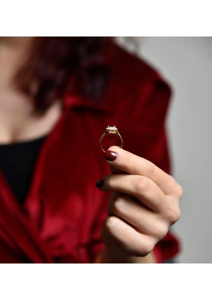 Baget Sarı Altın Tektaş Yüzük 0.80 Karat
