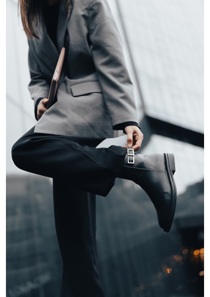 Kadın Altın Kemer Aksesuarlı Günlük Bot Soplen Siyah