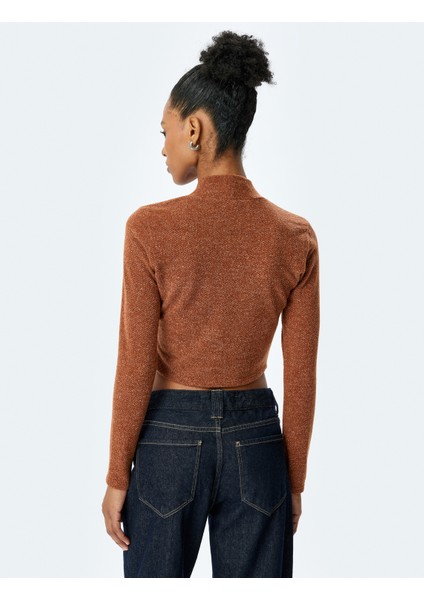 Yumuşak Dokulu Dik Yaka Uzun Kollu Crop Tişört fırsatları