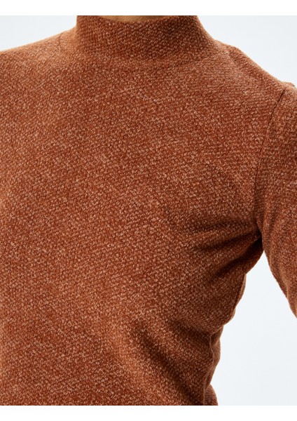 Yumuşak Dokulu Dik Yaka Uzun Kollu Crop Tişört indirimleri