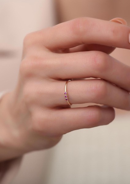 14 Ayar Altın Üç Taşlı Minimal Mor Yüzük