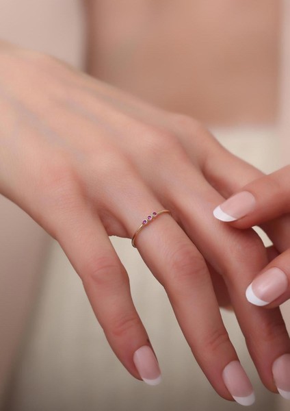 14 Ayar Altın Üç Taşlı Minimal Mor Yüzük