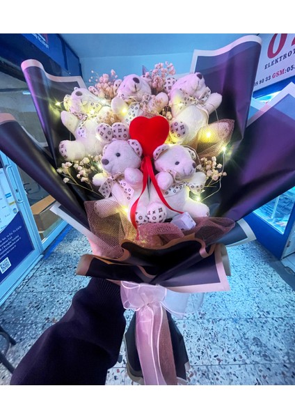 Hediyeli Ayıcık Buketi -Sevgiye Özel Buket (Işıklı)